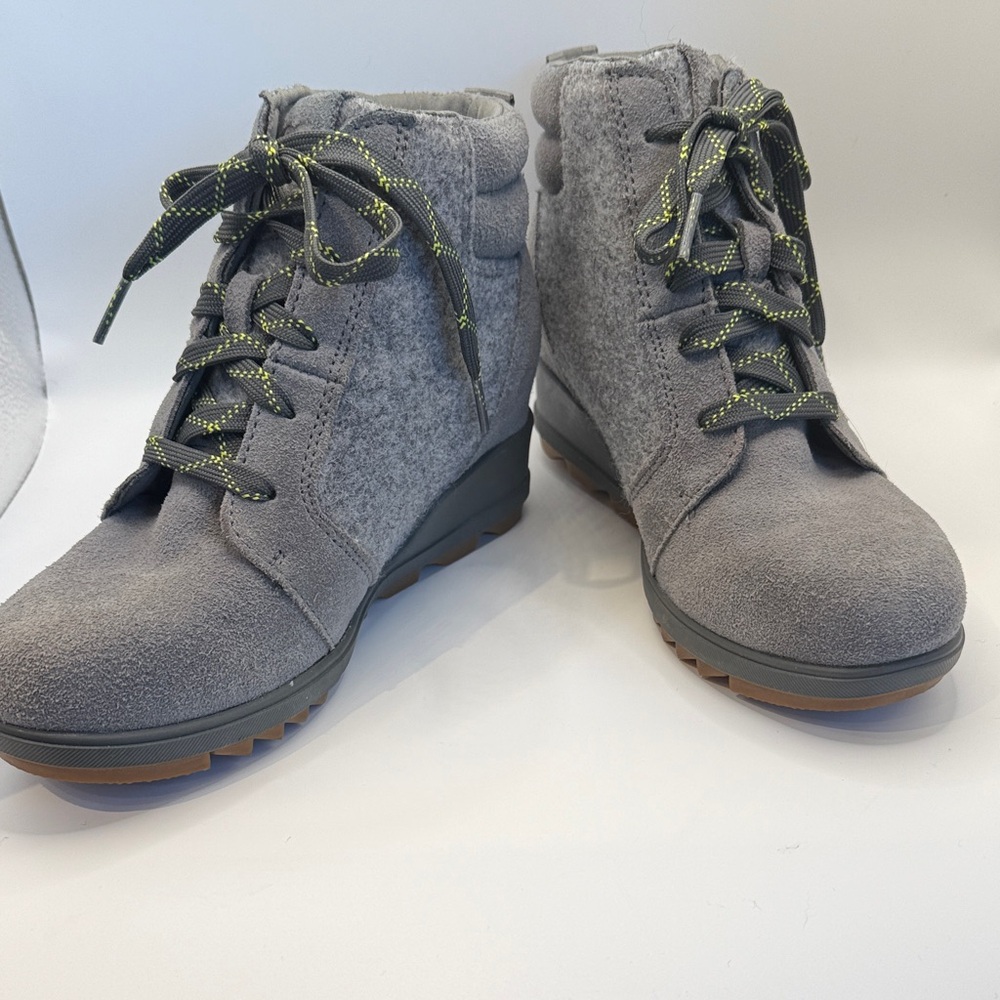 Sorel Evie Gray Lace Up Boots Size 6